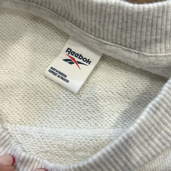 Reebok’s Crew Neck sweatshirts women small - Picture 2 of 2